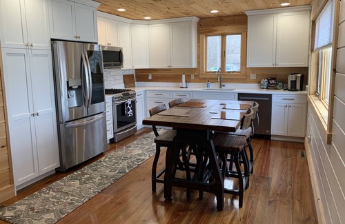 Malletts Bay Cabaña | BIKES & HOME THEATER at Cream Puff Cottage on Lake Champlain