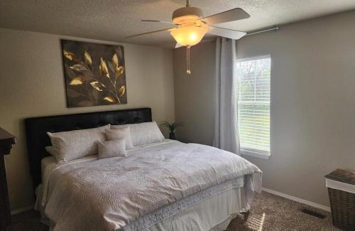 Bentonville Apartamento | Bikes trails wine Quiet, cozy and comfortable
