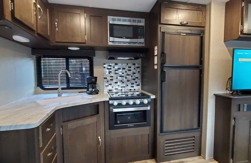 St. Martin Alquiler De RV | Biloxi Bay Adventure: Stay in Our Comfortable Camper Rental