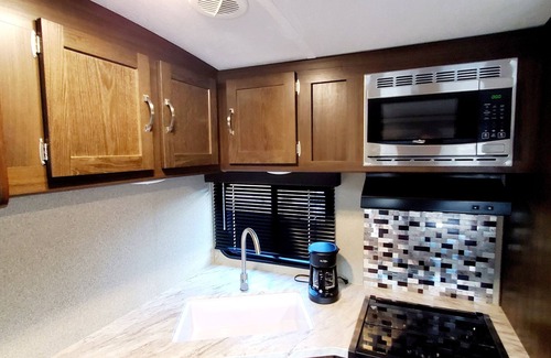 St. Martin Alquiler De RV | Biloxi Bay Adventure: Stay in Our Comfortable Camper Rental