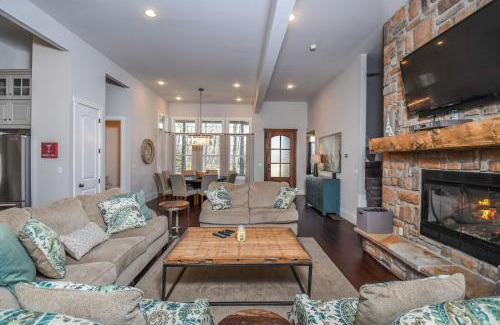 McHenry Casa | Biltmore Chalet