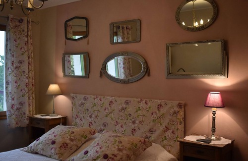 Dun-sur-Meuse Cama Y Desayuno | Casa bioclimática con vista al Mosa
