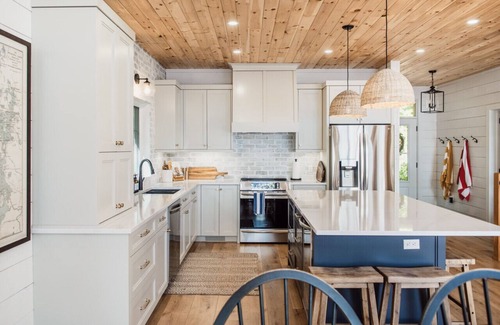 Georgian Bay Apartamento | Birch Bay Lakehouse - Luxury Cottage with Hot Tub