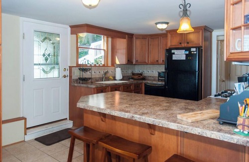 Penn Yan Cabaña | Birch Cottage: "Comodidad y conveniencia en el corazón de Wine Country"