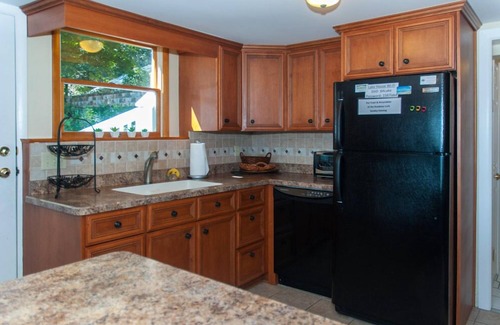 Penn Yan Cabaña | Birch Cottage: "Comodidad y conveniencia en el corazón de Wine Country"