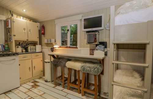 Haverthwaite Cabaña | BIRCH, pet friendly, character holiday cottage in Newby Bridge