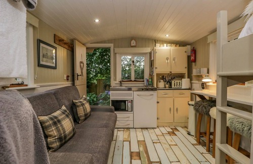 Haverthwaite Cabaña | BIRCH, pet friendly, character holiday cottage in Newby Bridge