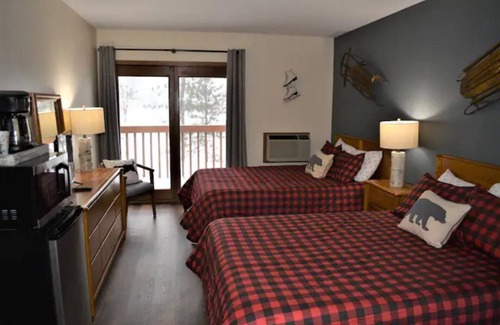 Hayward Complejo | Birch Point Resort Condo #18 - Nelson Lake, Hayward