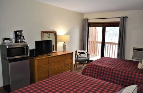 Hayward Complejo | Birch Point Resort Condo #18 - Nelson Lake, Hayward