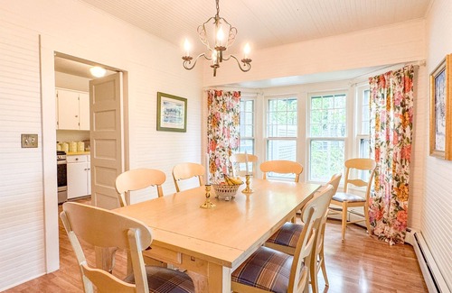 Roaring Brook Cabaña | Birchgate – Historic Bluffside Cottage with Panoramic Bay Views