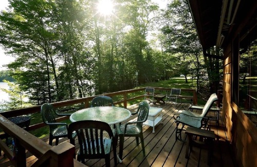 Rhinelander Cabina | Birchwood Retreat located on private Finely Lake