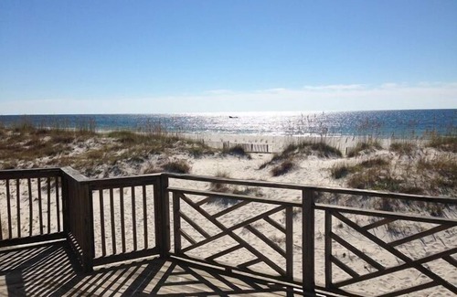 Gulf Shores Casa | ¡Mascota amigable! El | Fantásticas vistas desde Gulf Front Beach House que tiene capacidad para 10!