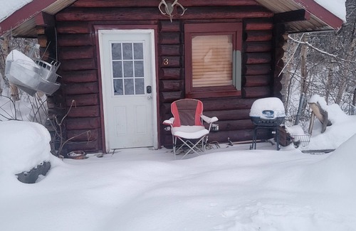 Bird Creek Cabina | Birdhouse Cabin Rental LLC / Near Girdwood or Anchorage
