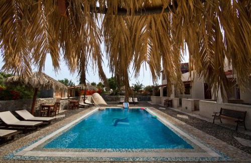 Perissa Apartamento | Birds Villa Apartments with Heated Pool - Including Car and Breakfast