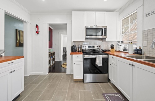 Birmingham Casa | Birmingham Bungalows-Groups/Games/Patio/Grill/Pets