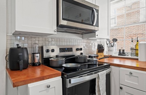 Birmingham Casa | Birmingham Bungalows-Groups/Games/Patio/Grill/Pets