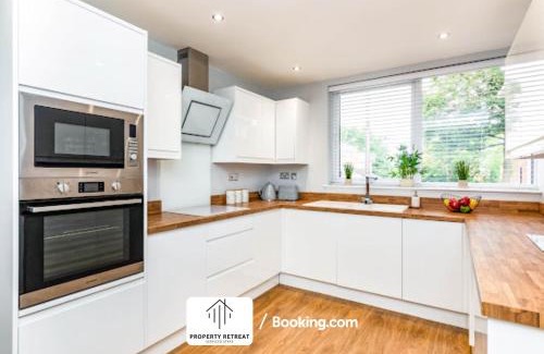 Little Hay Casa | Birmingham Near Airports & NEC, Contractors & Leisure Stays Property Retreat Short Lets & Serviced Accommodation