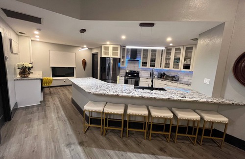 Fort Myers Casa | Birthday? Wedding? Anniversary? Reunion? Heated Pool, sleeps 13