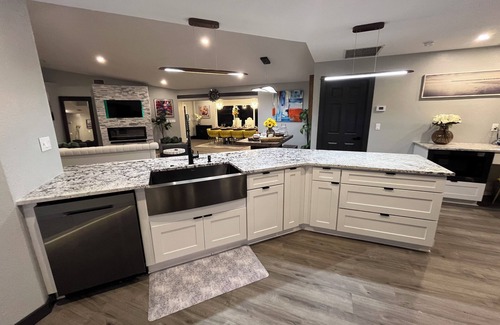 Fort Myers Casa | Birthday? Wedding? Anniversary? Reunion? Heated Pool, sleeps 13