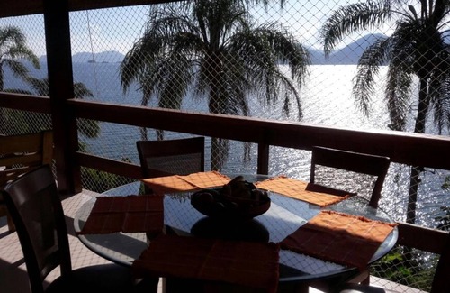 Biscaia Casa | Linda Casa de Frente al mar en condominio cerrado con playa privada