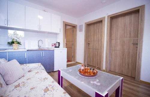 Blagaj Apartamento | Bise Resort - Holiday Home Solar with Shared Swimming Pool