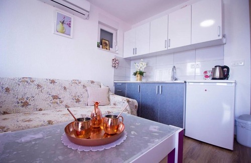 Blagaj Apartamento | Bise Resort - Holiday Home Solar with Shared Swimming Pool