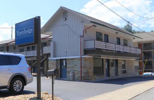 Gatlinburg Hotel | Bishop Inn Downtown Gatlinburg