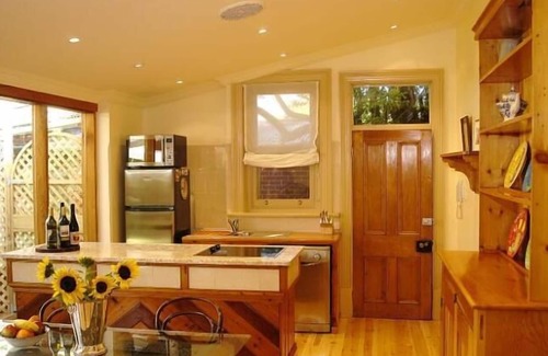 North Adelaide Casa | Suite de Obispos Garden Spa