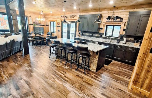 Island Park Cabina | Bison Creek Lodge+WiFI+AC+10Miles2YNP