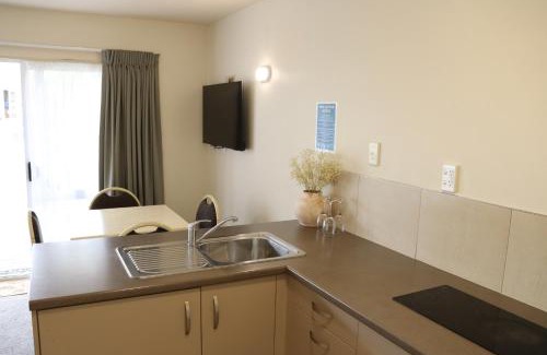 Napier Hotel | BK's Fountain Court Motel