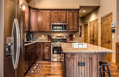 Foxfire Estates Cabina | Black Bear Falls - Mountain Views | Outdoor Living | Hot Tub