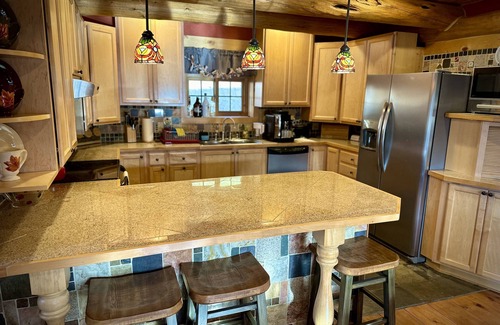 Hill City Cabina | Black Hills Getaway- Alpine Prairie Lodge- Hermosa cabaña de troncos en 8 acres.