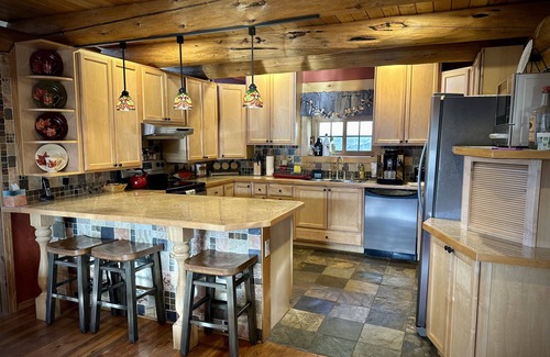 Hill City Cabina | Black Hills Getaway- Alpine Prairie Lodge- Hermosa cabaña de troncos en 8 acres.