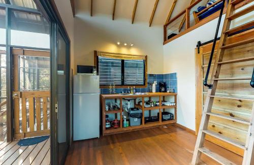 Surfside Apartamento | Black Orchid Cabaña at Inn The Trees -Gold Standard Certified