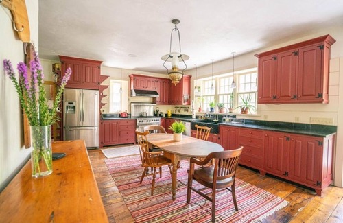 Highland Casa | Black Walnut Tree Farm: 50 Acres of Fall Foliage