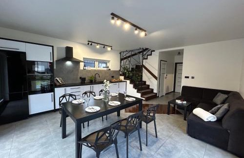 Niedzica Casa | BLACK & WHITE HOUSES