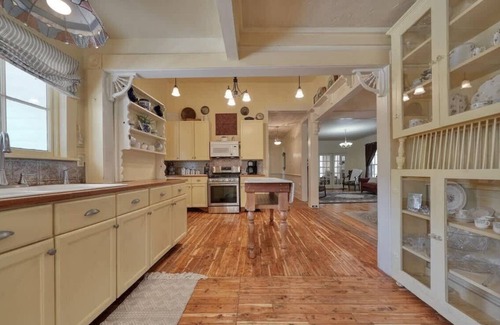 Lindale Casa | Blackberry Manor Summ