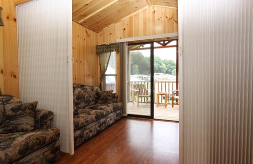 Milton Complejo | Blackhawk RV Campground Cabin 1