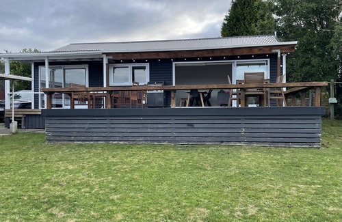 Mangakino Casa | Idyllic bach with lake views