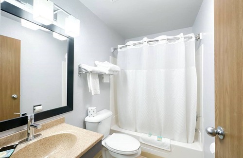 Blaine Hotel | Blaine Town Inn & Suites