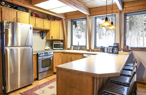 Salt Lake Mountain Resorts Cabina | Blanche's Retreat - Amplia cabaña en los árboles cerca de Silver Fork Lodge