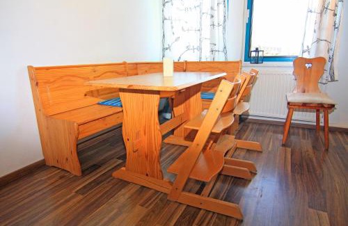 Klein Labenz Casa | Blauer Bungalow am See mit Boot