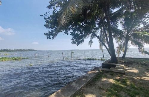 Andhakaranazhy Casa | Bliss on the Lake