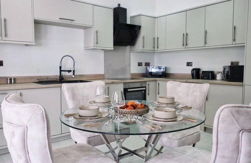 Bradford Apartamento | Blissful Bradford Apartment - City Center Gem