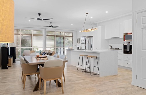 Blue Bay Apartamento | Blissful Direct Beach Access Pet-Friendly