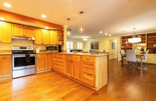 Willoughby Acres Casa | Blissful Sun House with Heated Salt Water Pool