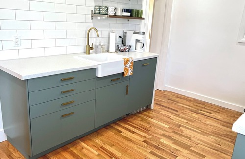 Lakeside Casa | Blissfully Philo! 5 minutes to Lake Michigan Beach. [Lakeside] [Dogs Welcome]