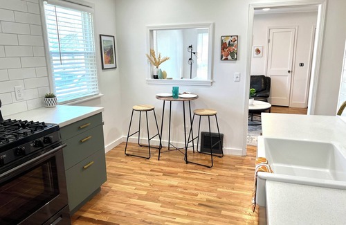 Lakeside Casa | Blissfully Philo! 5 minutes to Lake Michigan Beach. [Lakeside] [Dogs Welcome]