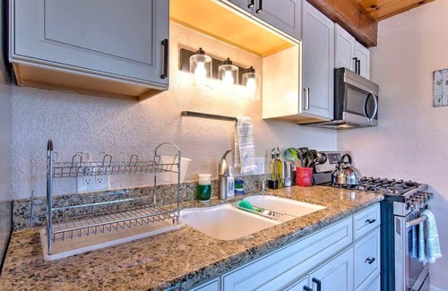 Pine Cove Cabina | Blissfully Wild - with Hot Tub & pets are welcome