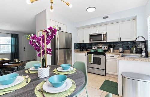 Indian Harbour Beach Apartamento | Blissway ~ Walk to the beach, Pool, BBQ, Gym, Patio